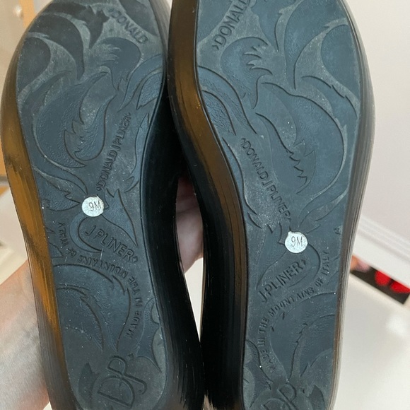 Sandals - Picture 3 of 4